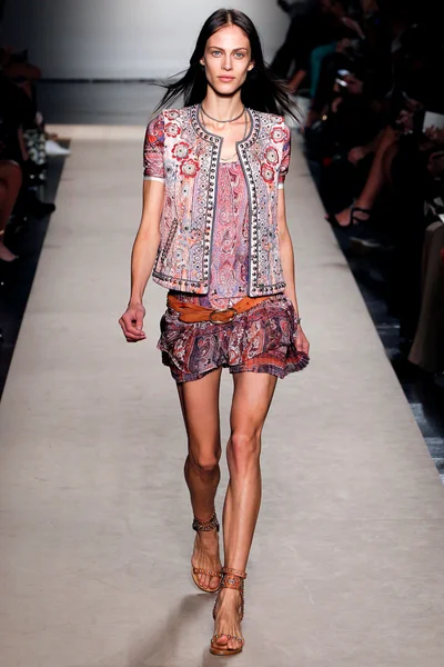 Look 18